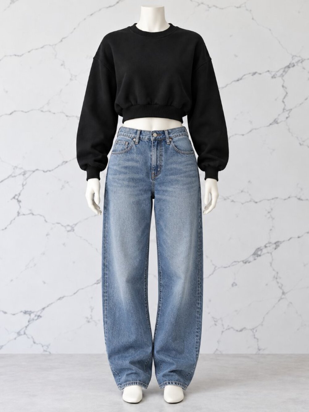 Aritzia Mega Fit Cozy Fleece Cropped Crewneck Sweatshirt Black Size 1